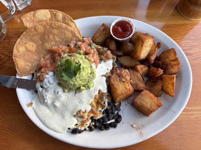 919 Fort St, Victoria, BC V8V 3K3