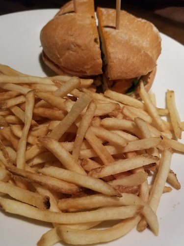 Comentarii opinii despre JOEY Yorkdale