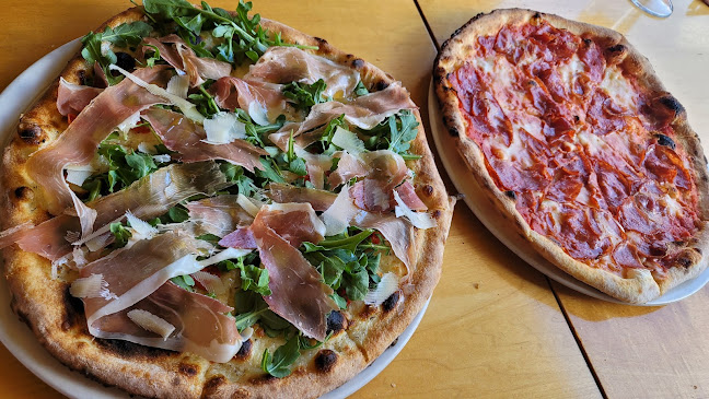 Opinii despre LDV Pizza Bar în Calgary - Hospitality and gastronomy