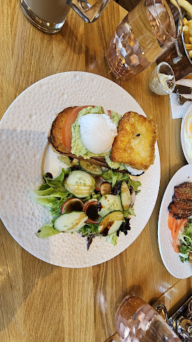 Hutch Cafe - Hospitality and gastronomy