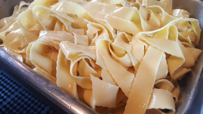 Hank's *A Restaurant - Victoria