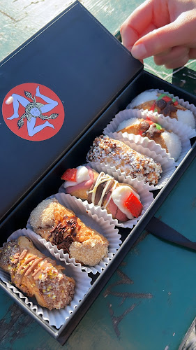 Cannoli Crunch - Hospitality and gastronomy