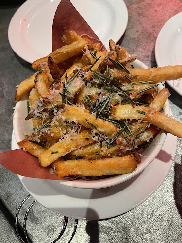 125 Wellington St W, Toronto, ON M5J 0E8