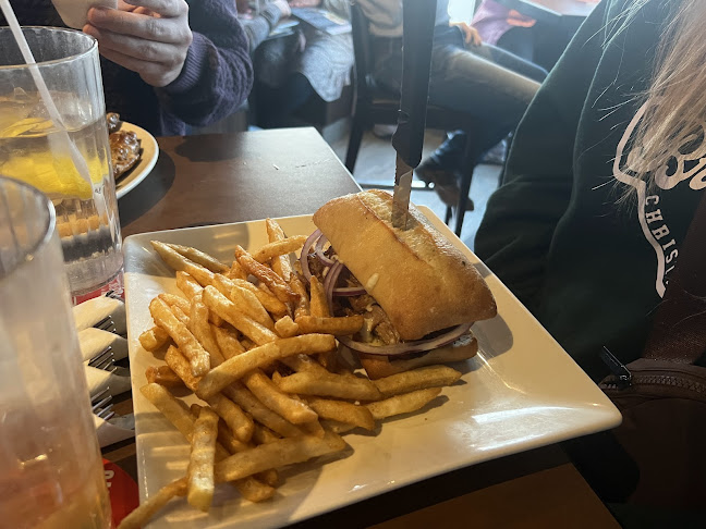 Comentarii opinii despre One Eyed Jack Pub & Grill Lindsay