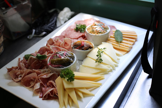 Opinii despre The Trout & Trivet în Campbell River - Hospitality and gastronomy