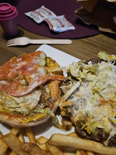 Comentarii opinii despre Fatburger Campbell River