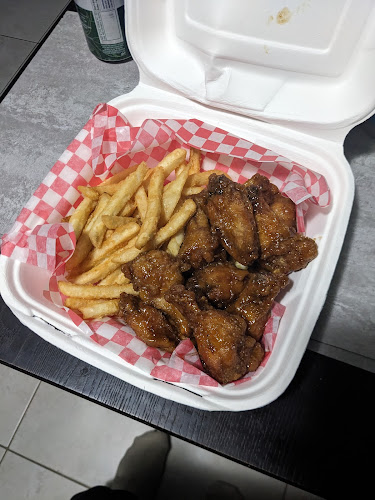 Opinii despre YOW! WINGS în Brampton - Hospitality and gastronomy