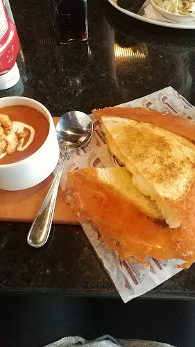 Comentarii opinii despre Ricky's All Day Grill - Edgemont/Country Hills