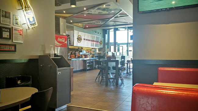 Comentarii opinii despre Fatburger MacLeod Trail