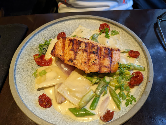 101 8 Ave SW SW, Calgary, AB T2P 1B4