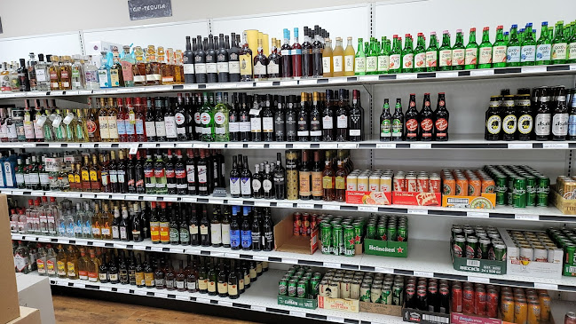 190 38 Ave NW, Edmonton, AB T6K 0L4