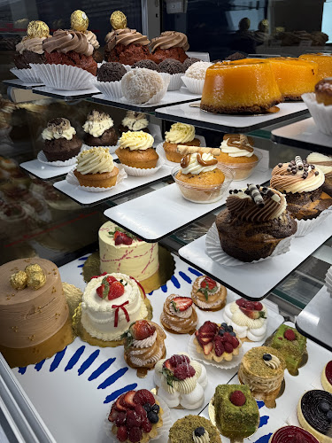 Bom Dia Café & Bakery - Queen - Toronto