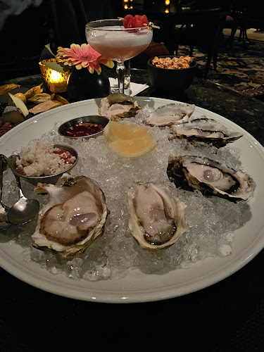 Opinii despre Bacchus Restaurant & Lounge în Vancouver - Hospitality and gastronomy