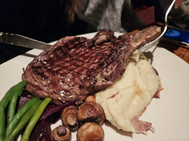 The Keg Steakhouse + Bar - Burnaby - Hospitality and gastronomy
