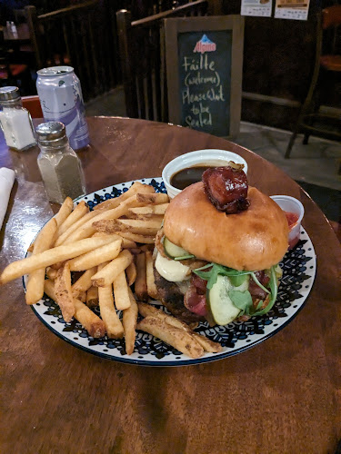 The Old Triangle - Hospitality and gastronomy