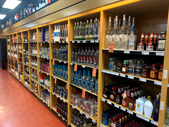 Liquor on the rocks - Hospitality and gastronomy