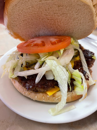 475 Selkirk Ave, Winnipeg, MB R2W 2M6