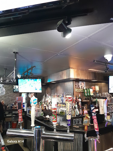 Opinii despre Time Out Pub în Edmonton - Hospitality and gastronomy