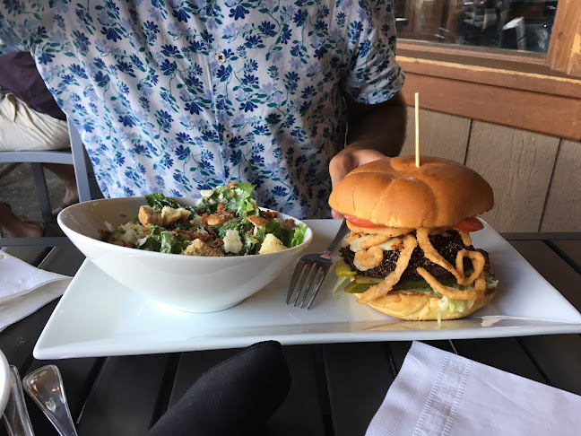 19 Okanagan Grill + Bar - Hospitality and gastronomy