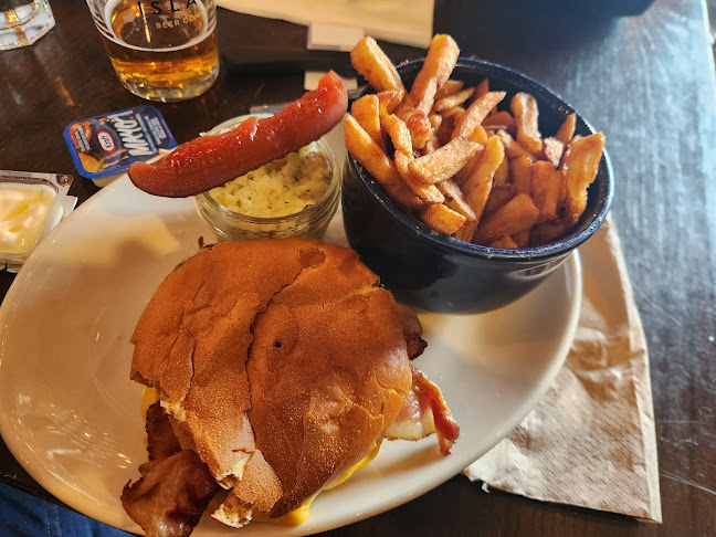 La Belle & La Boeuf - Burger Bar - Gatineau - Hospitality and gastronomy