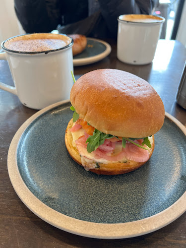 6552 Hastings St, Burnaby, BC V5B 1S2