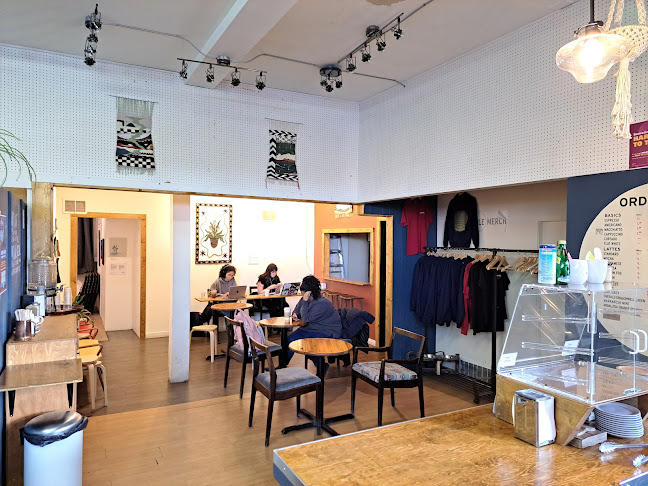 Opinii despre Loophole Coffee Bar în Calgary - Hospitality and gastronomy