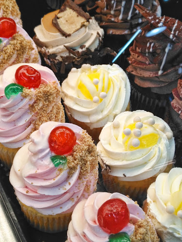 Sweet Paradise Bakery & Delicatessen - Waterdown