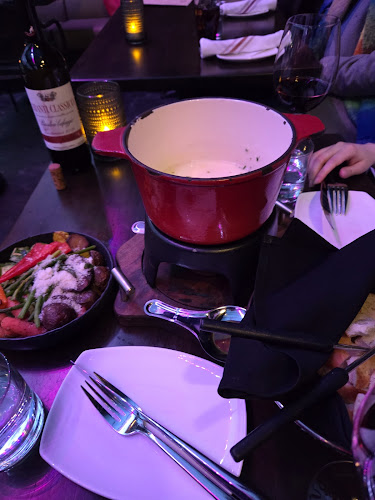 Opinii despre The Living Room Restaurant în Calgary - Hospitality and gastronomy