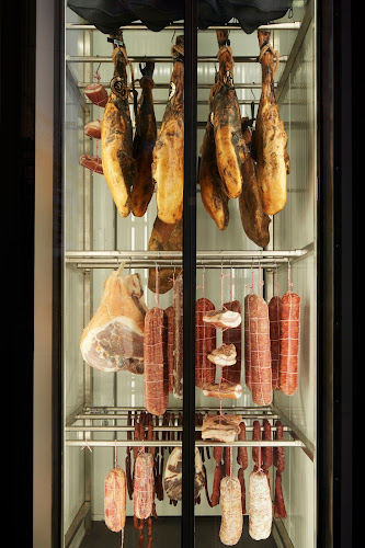 1299 Howe St, Vancouver, BC V6Z 1R3