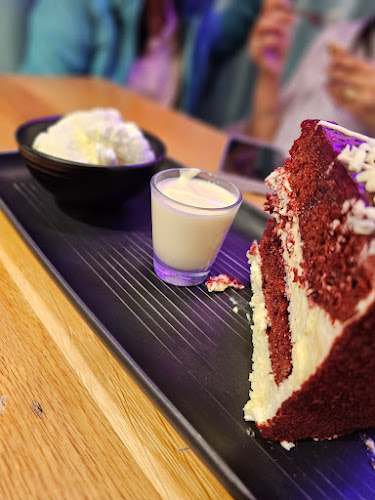 933 17 Ave SW #100, Calgary, AB T2T 5R6