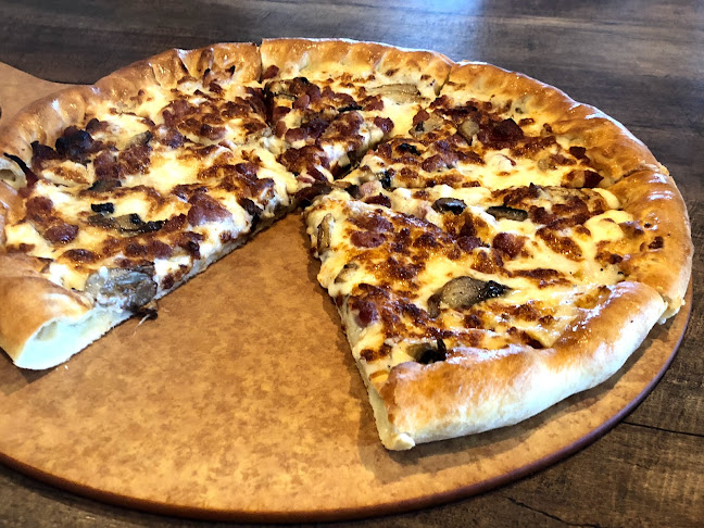 Pizza Hut - Hospitality and gastronomy