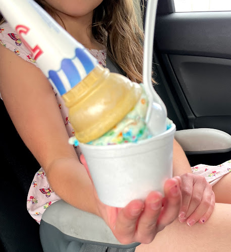 The Whole Scoop Icecream Stand - Spruce Grove