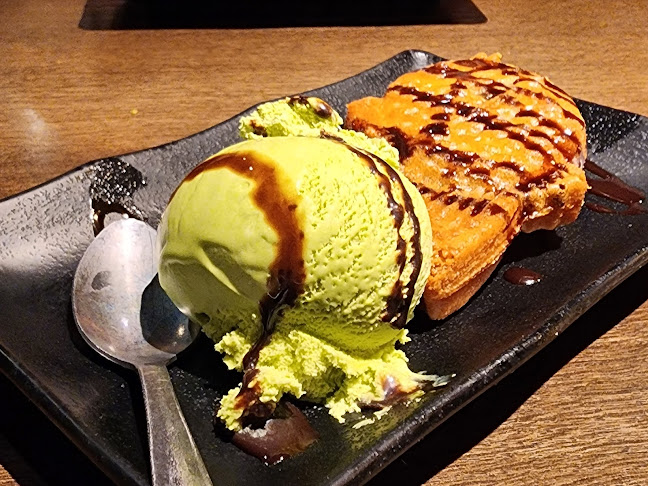 638 6 Ave SW #100, Calgary, AB T2P 1X4