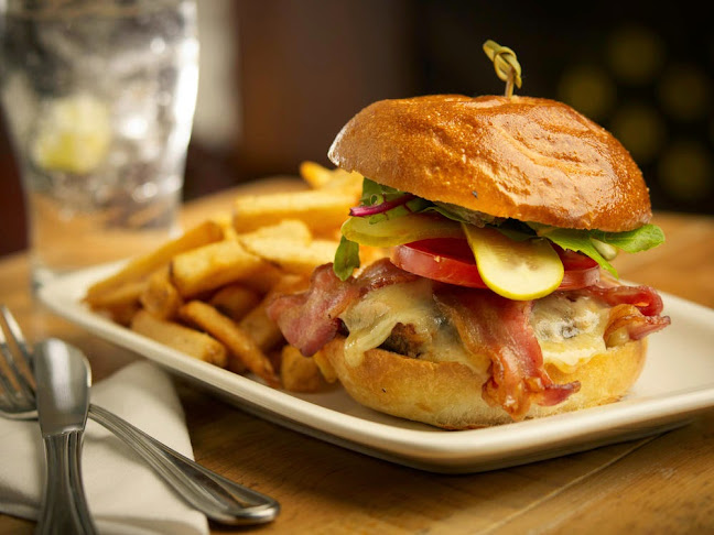 Opinii despre Borealis Grille & Bar (Kitchener) în Kitchener - Hospitality and gastronomy