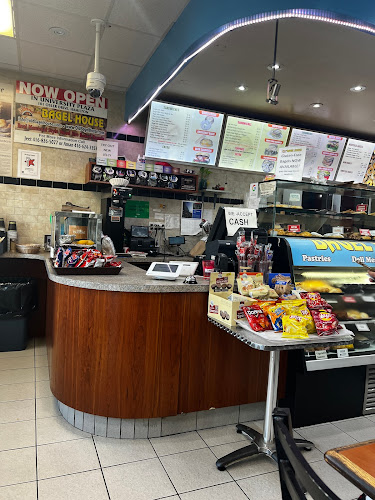 235 Lakeshore Rd E, Mississauga, ON L5G 1G8