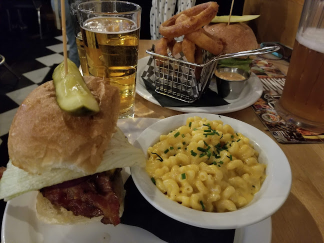 1818 Commercial Dr, Vancouver, BC V5N 4A5