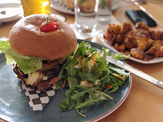 3491 Portage Rd, Niagara Falls, ON L2J 2K5