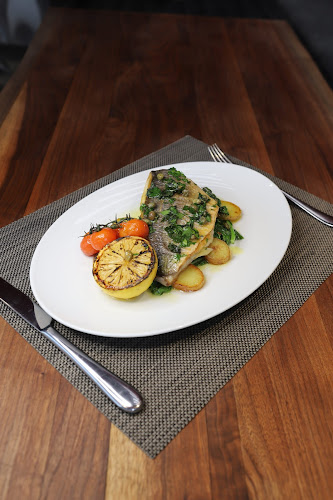 66 Wellington St W, Toronto, ON M5K 1J3