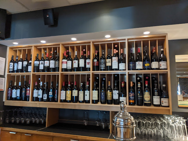 727 Hewitson St, Thunder Bay, ON P7B 6B5