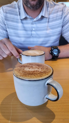 Opinii despre The Urban Cup Cafe în Victoria - Hospitality and gastronomy