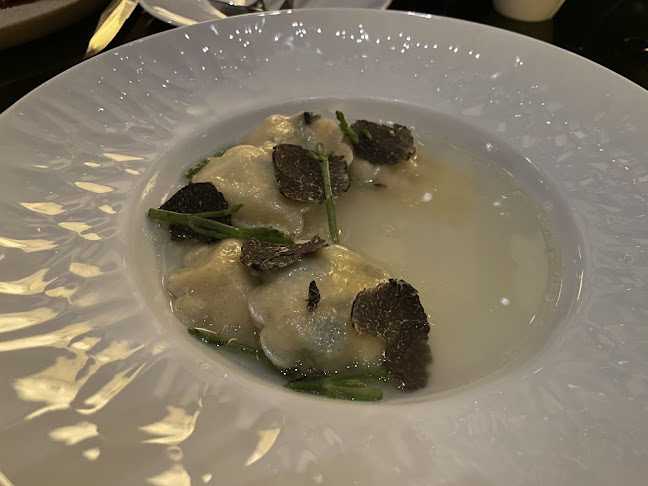 Q AT THE FAIRMONT EMPRESS - Hospitality and gastronomy