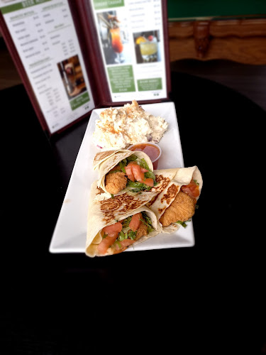 Opinii despre Pier Seventeen Hotel & The Pier Sports Bar în Blind River - Hospitality and gastronomy