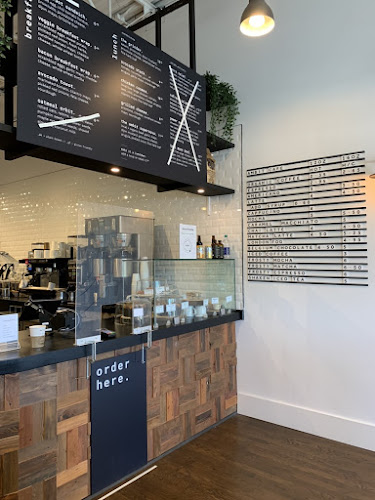 Comentarii opinii despre Ambit Cafe