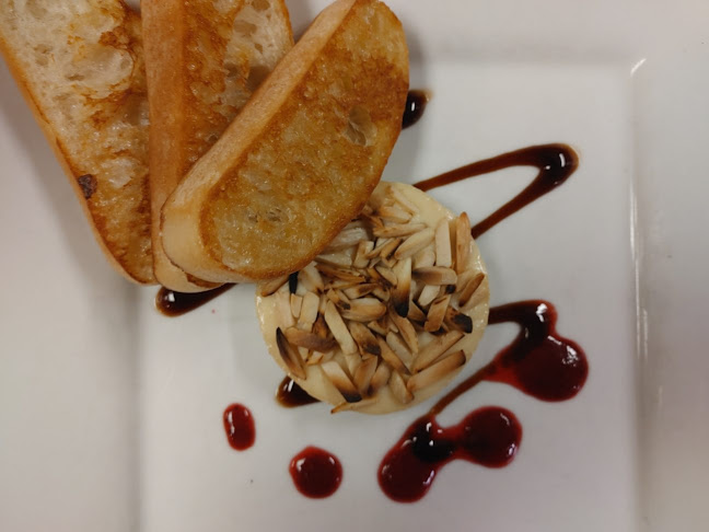 449 Dundas St W, Belleville, ON K8P 1B6