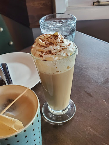 Comentarii opinii despre Chaise Café & Lounge