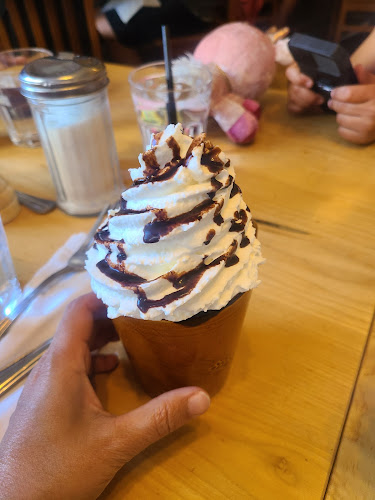 919 Fort St, Victoria, BC V8V 3K3