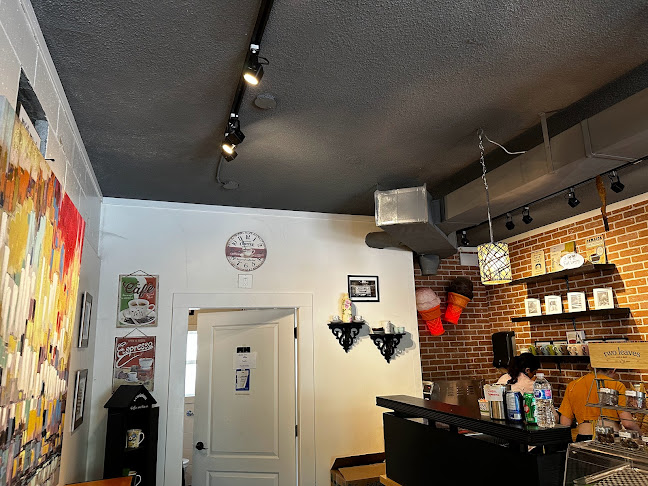 Comentarii opinii despre The Crosswalk Cafe