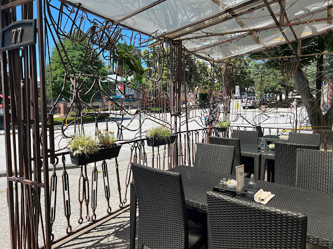 Opinii despre Burger Heaven Restaurant în New Westminster - Hospitality and gastronomy