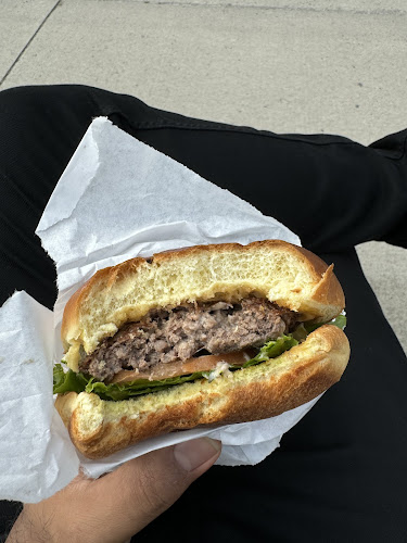 Comentarii opinii despre The Bullger Burger & Steak (Queen)