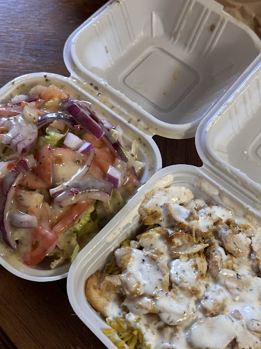 Famo Pizza And Wings - Hospitality and gastronomy